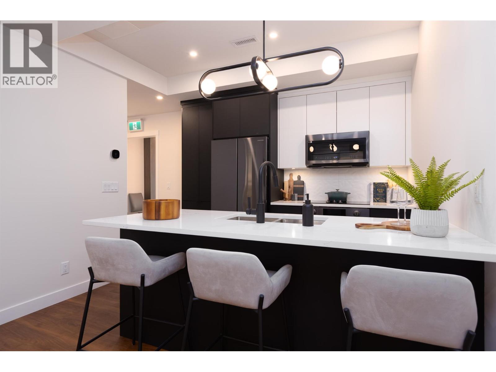 #106 1281 Pridham Avenue Lot# 6 - 4