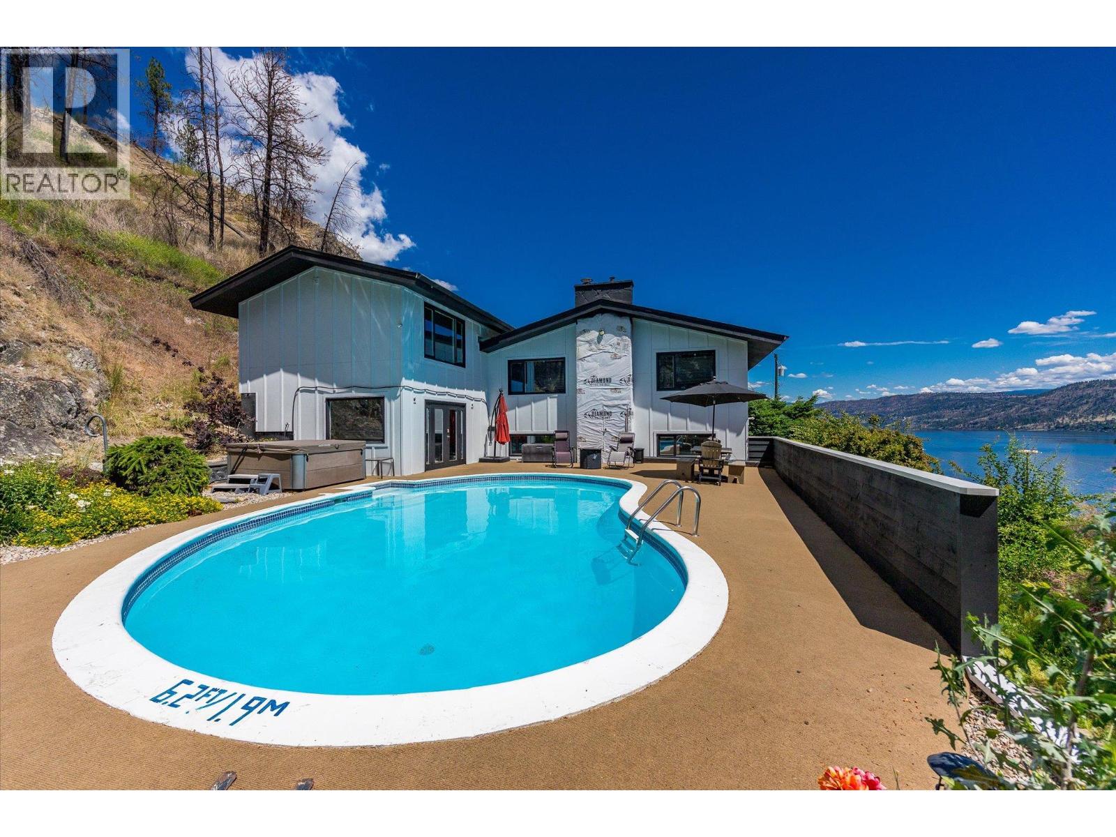 Property for sale at 1084 Westside Road S
