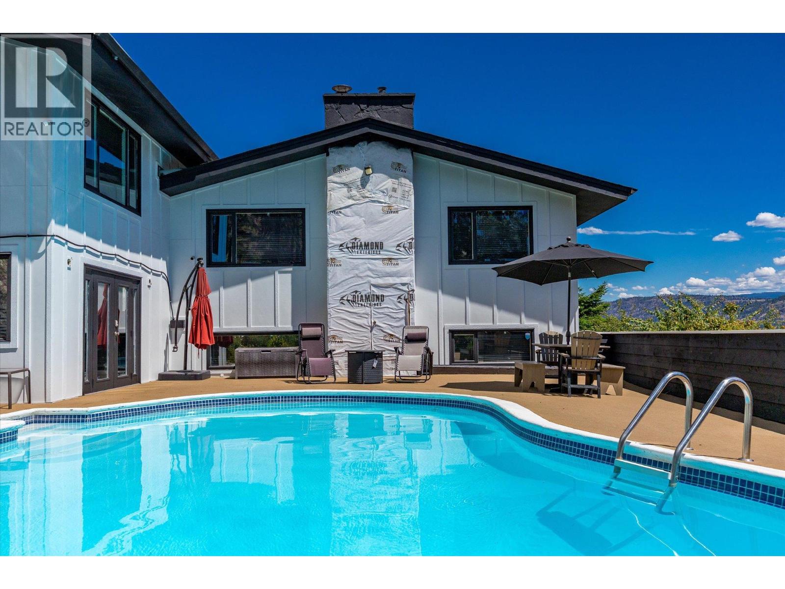 1084 Westside Road S - Image 31