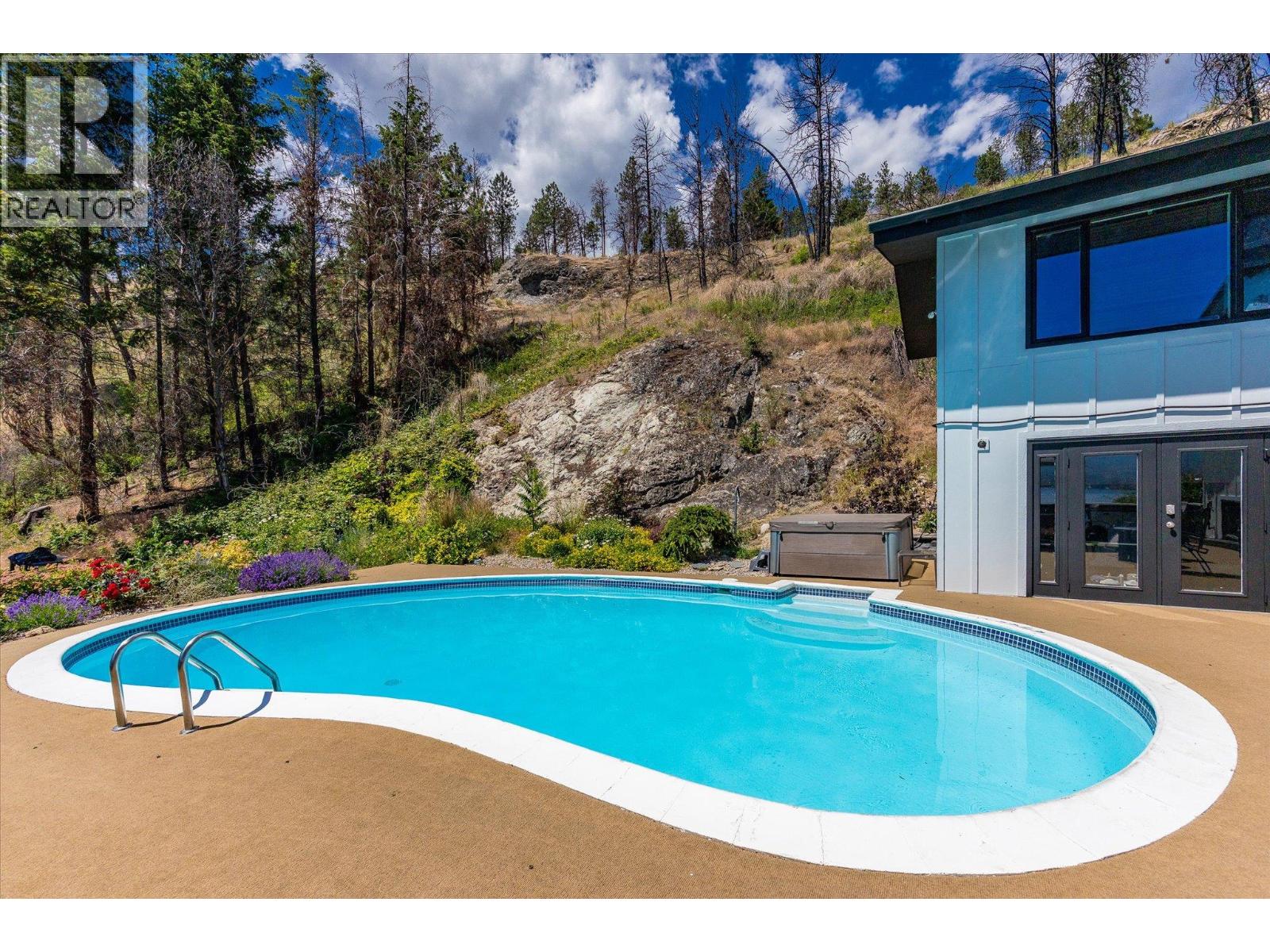 1084 Westside Road S - Image 38