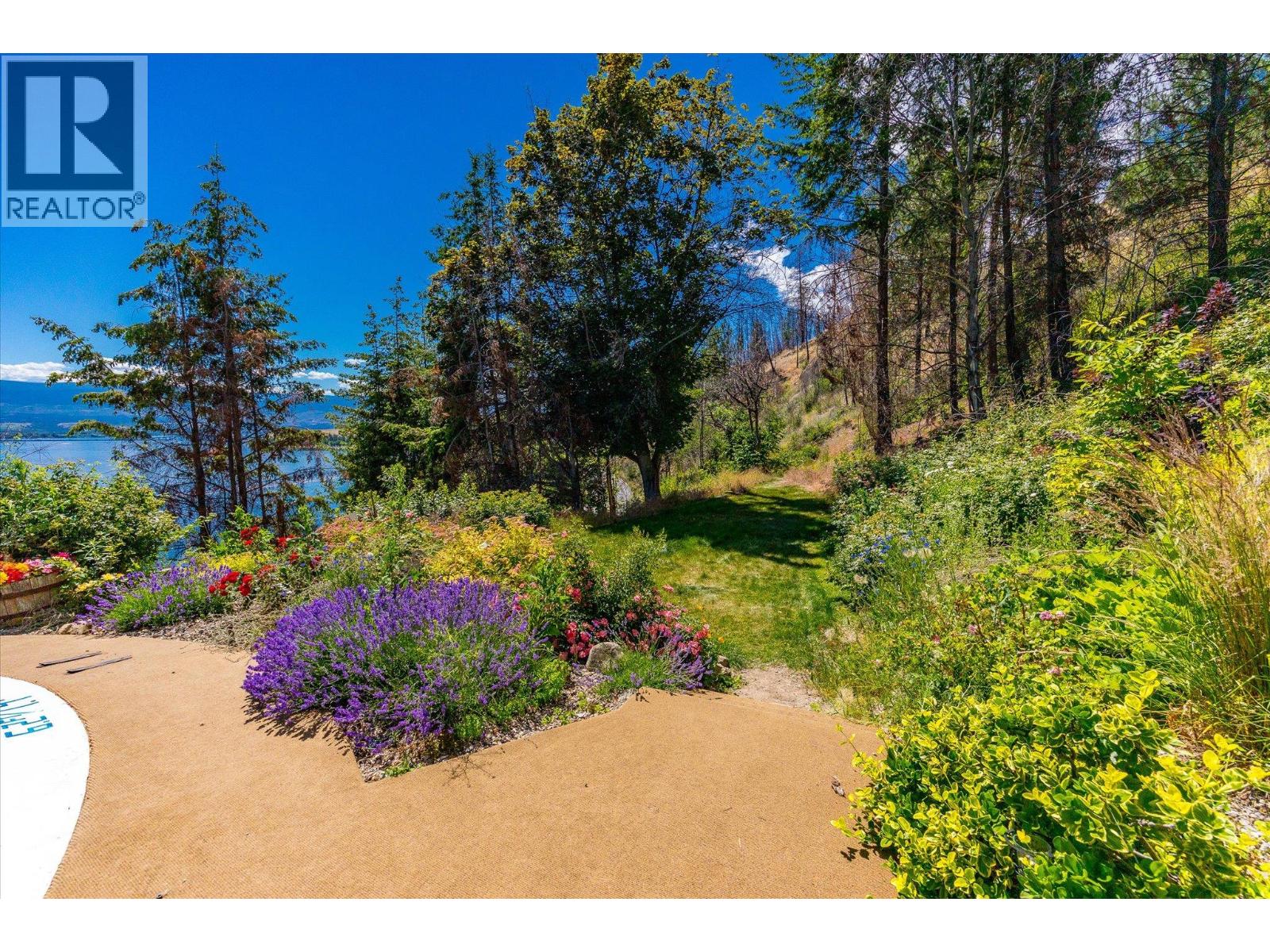 1084 Westside Road S - 47