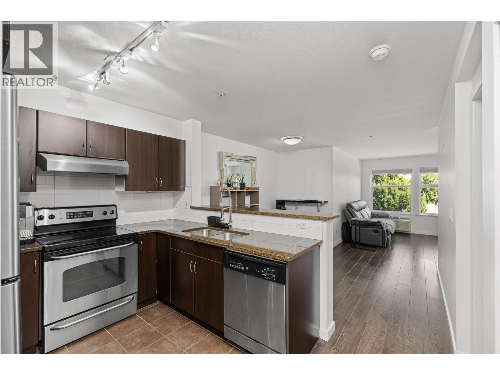 #307 567 Yates Road - 9
