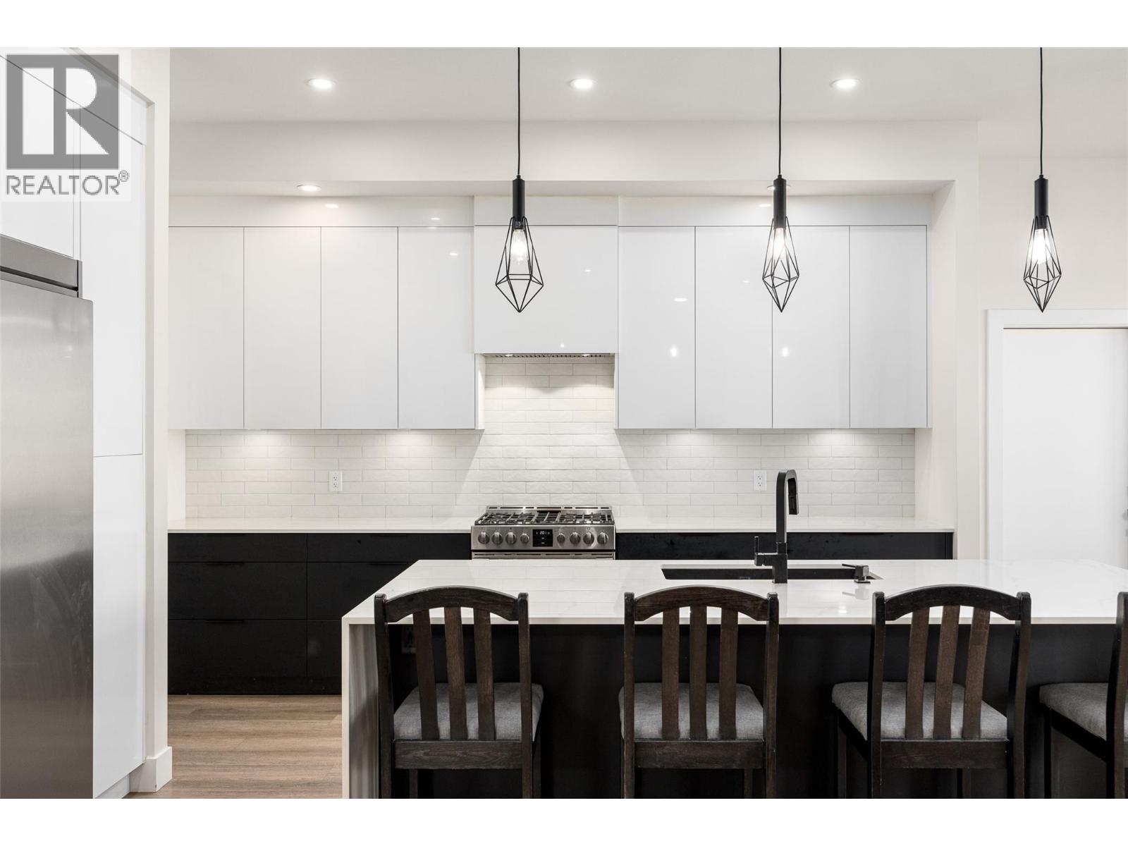10245 Beacon Hill Drive, Lake Country