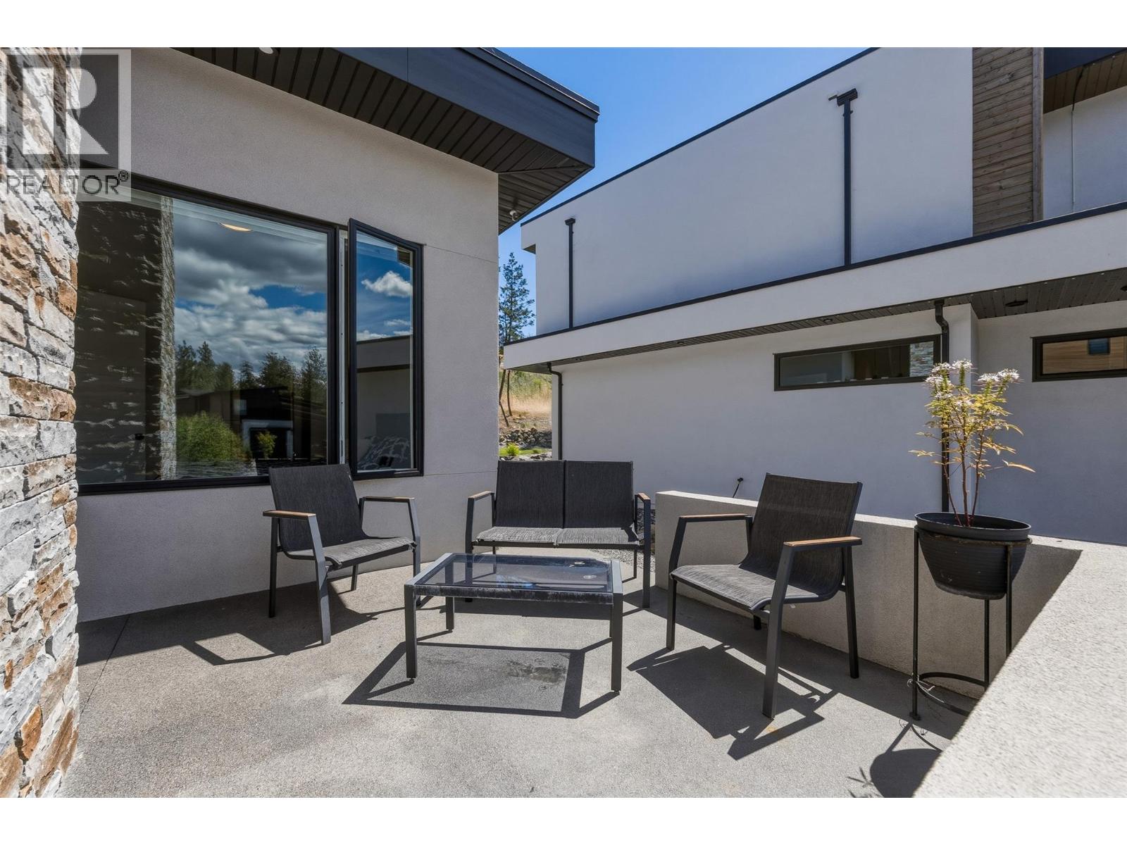 10245 Beacon Hill Drive, Lake Country