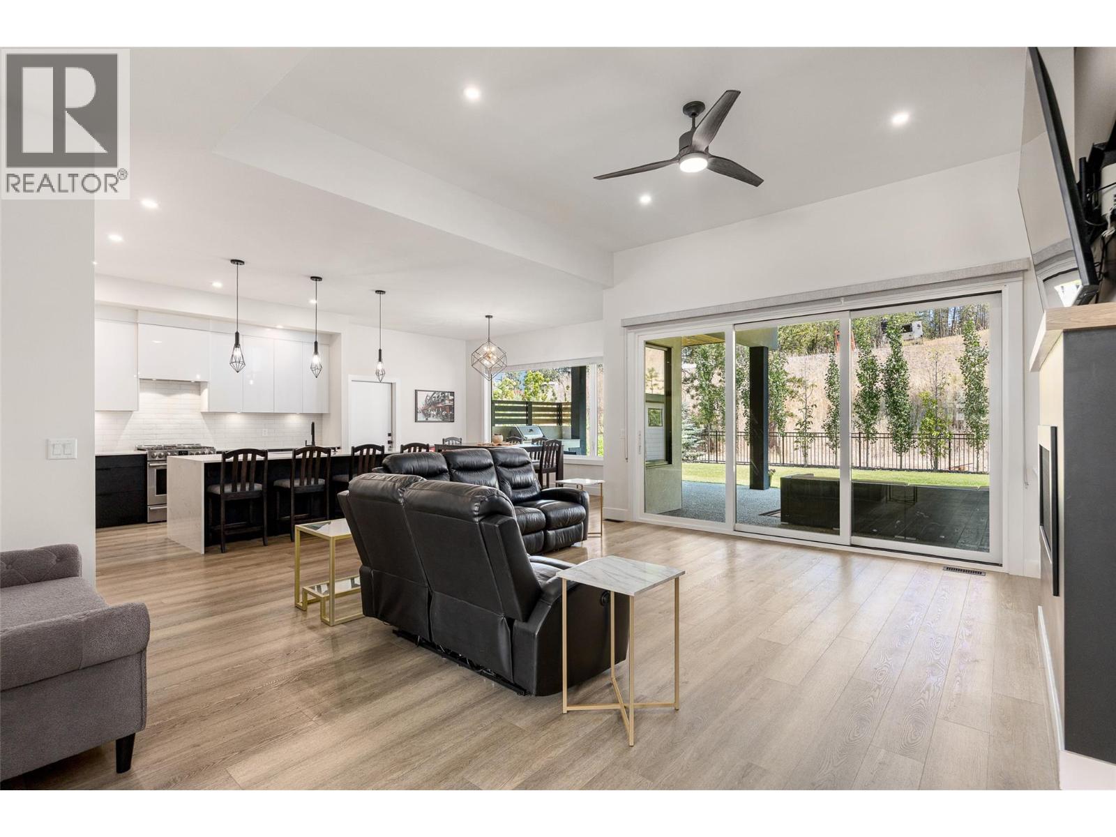 10245 Beacon Hill Drive, Lake Country