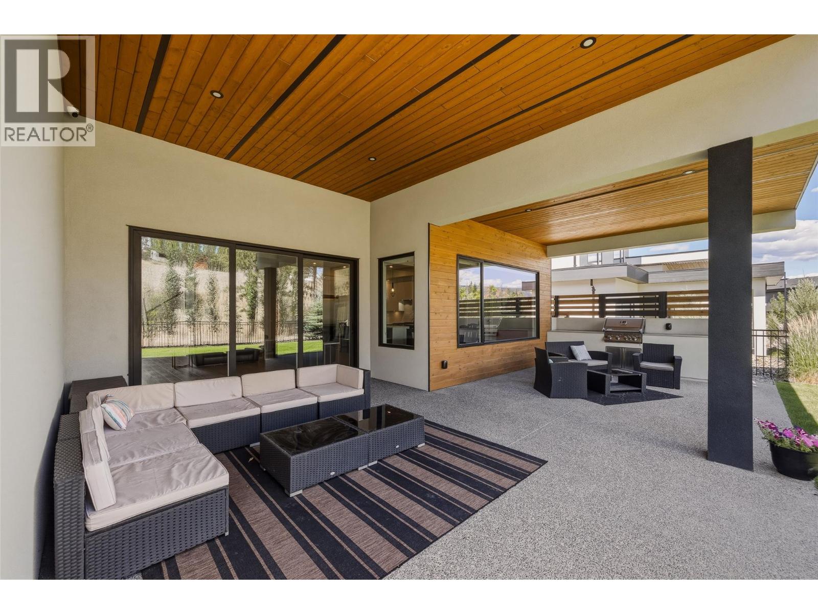 10245 Beacon Hill Drive, Lake Country