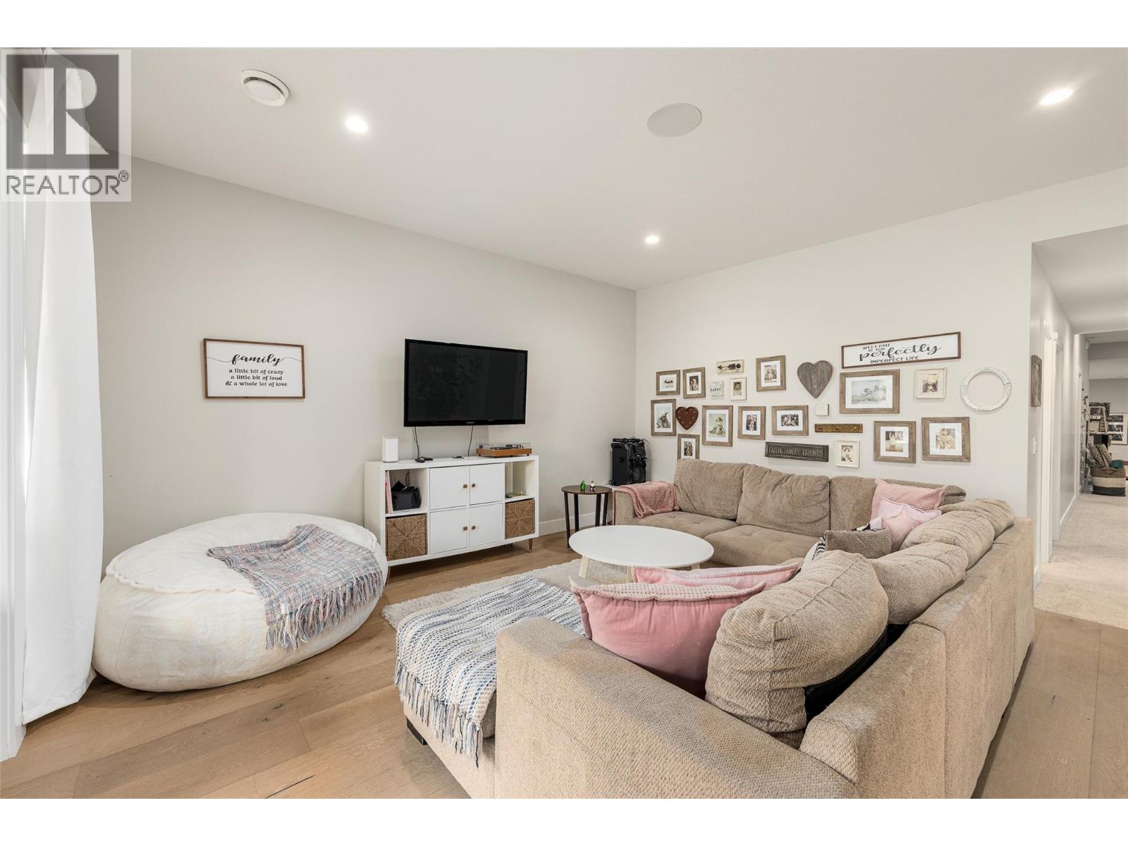10293 Long Road, Lake Country