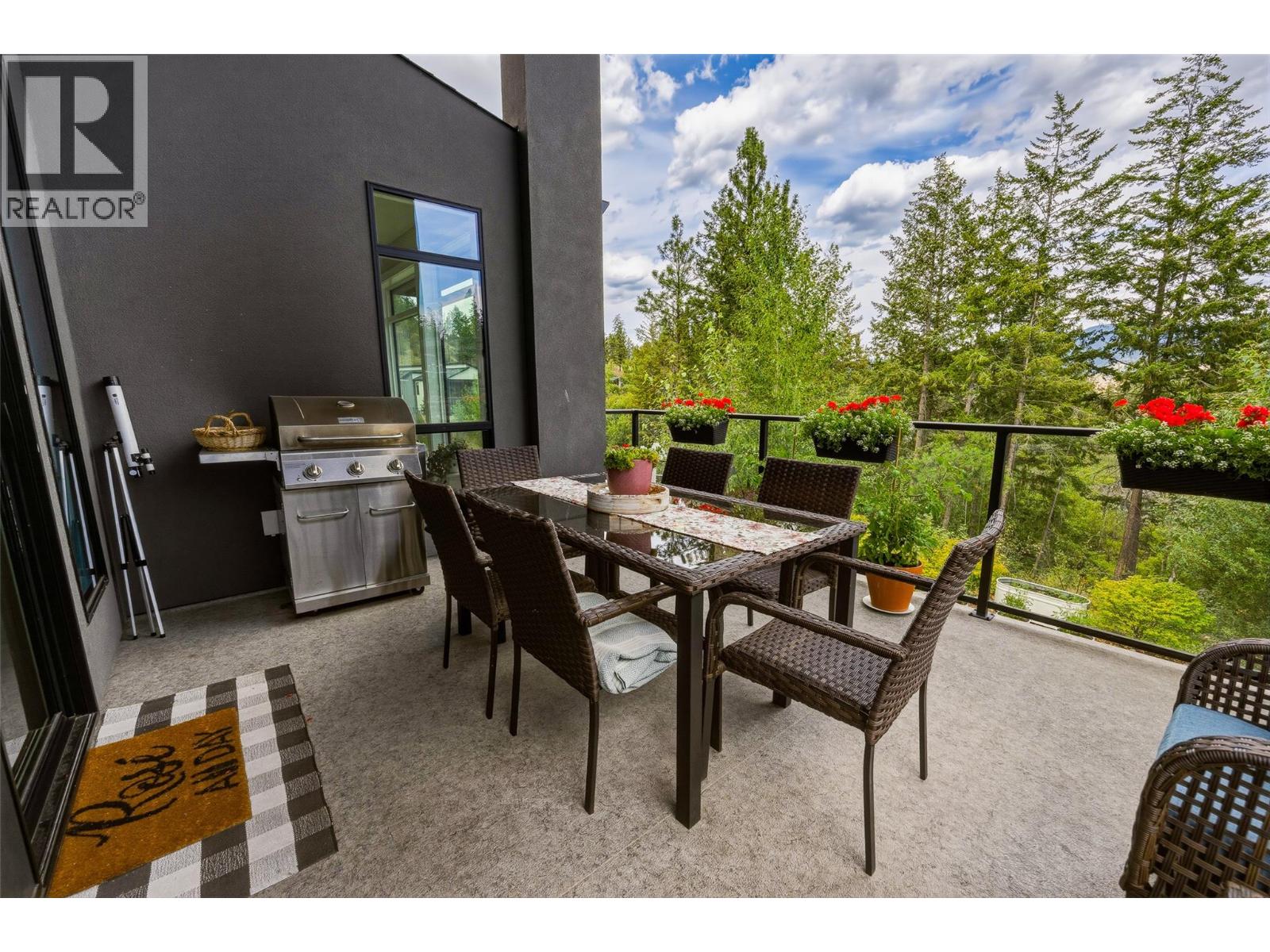 10293 Long Road, Lake Country