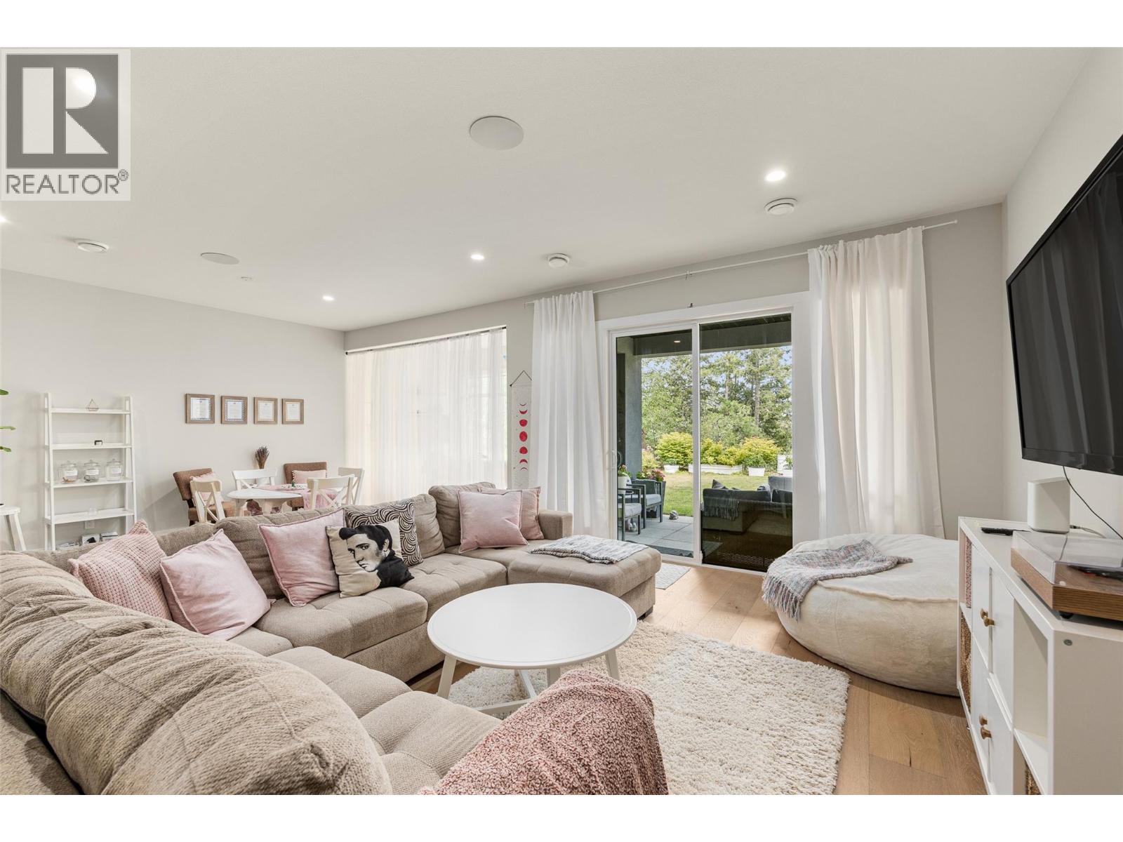 10293 Long Road, Lake Country