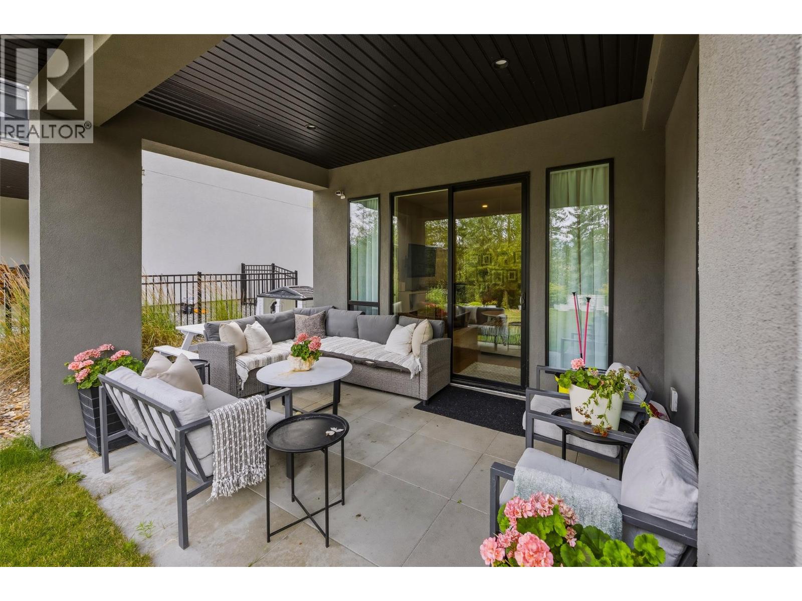 10293 Long Road, Lake Country