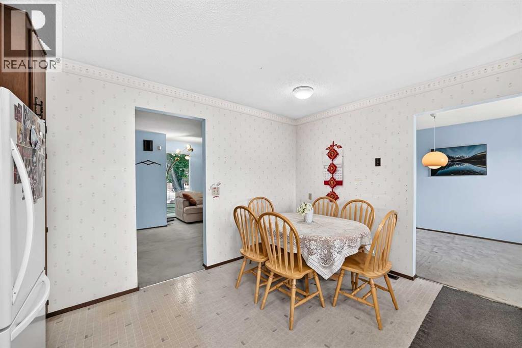 11 rundlemere Place NE - 13