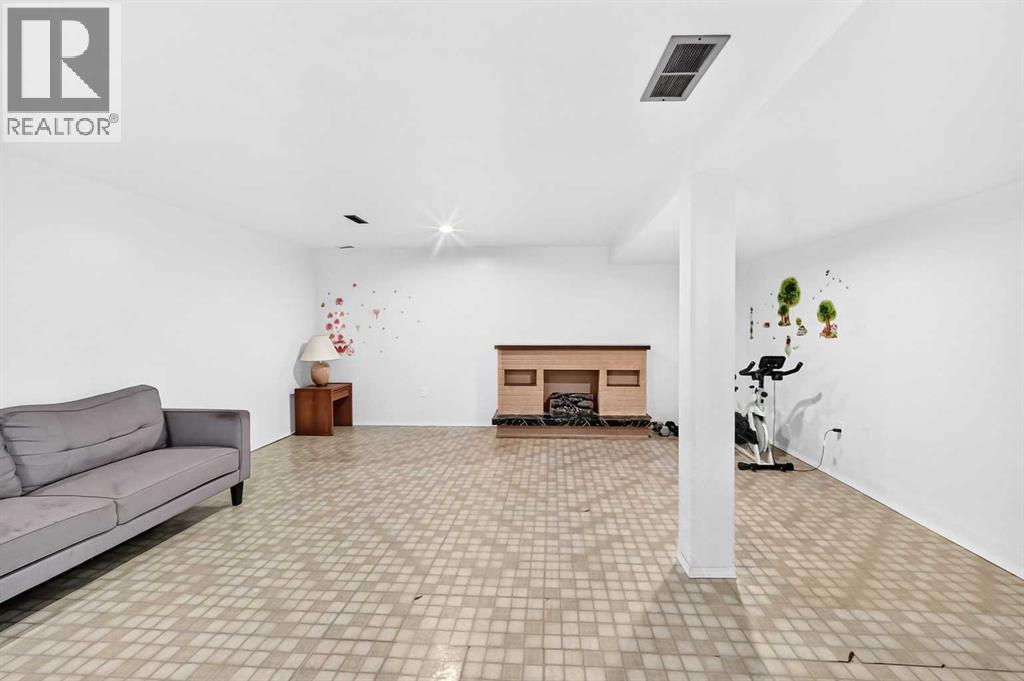 11 rundlemere Place NE - 35