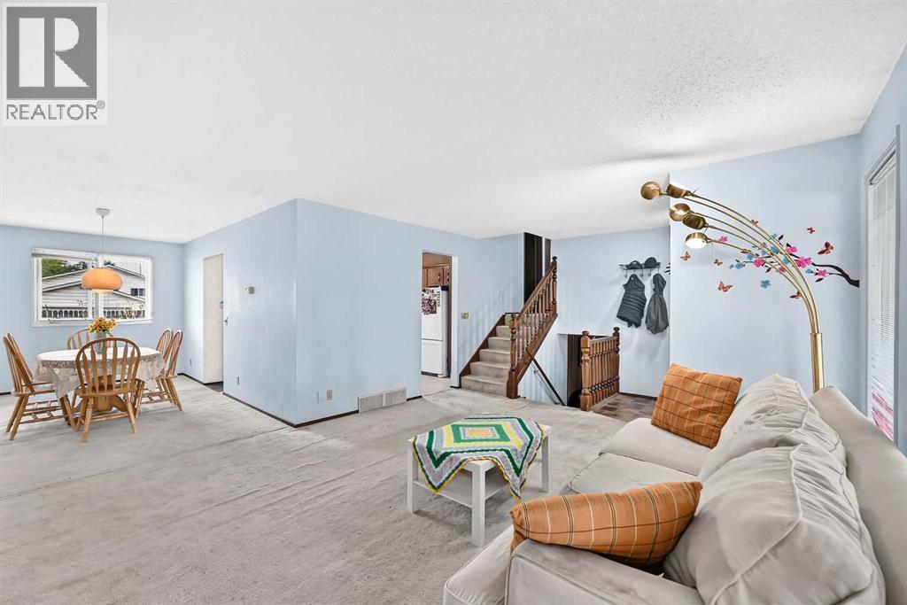 11 rundlemere Place NE - 6