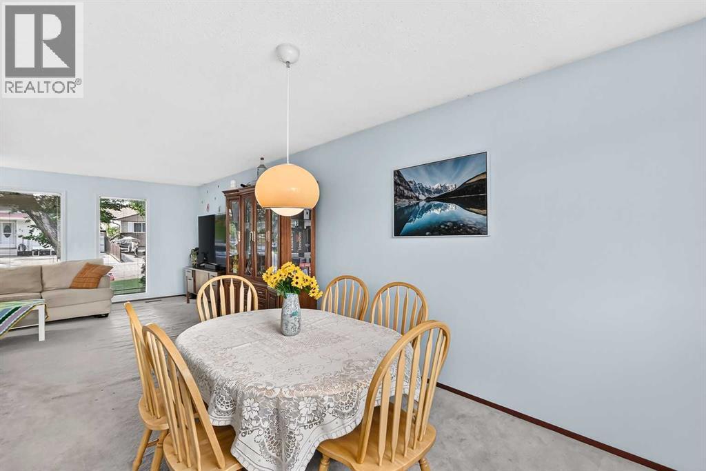 11 rundlemere Place NE - 9