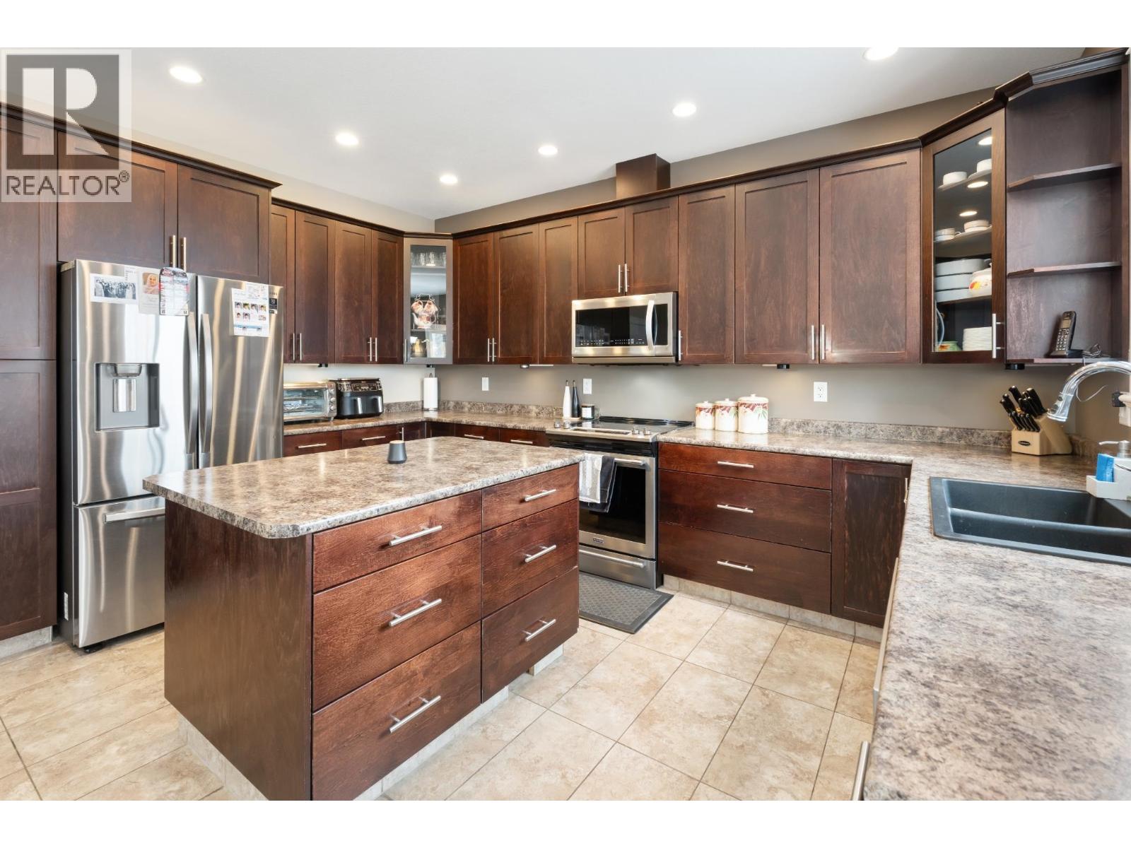 Photo 11 of 40 — 1115 ABRUZZI PLACE · Prince George, BC