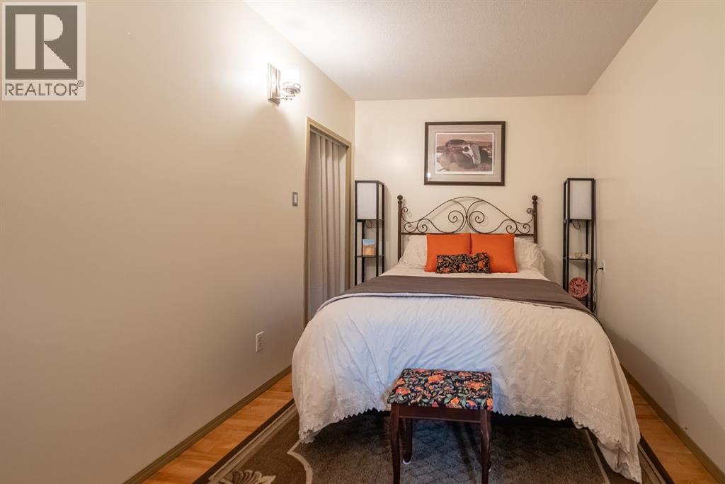 329 2 Avenue Northeast - Photo 25