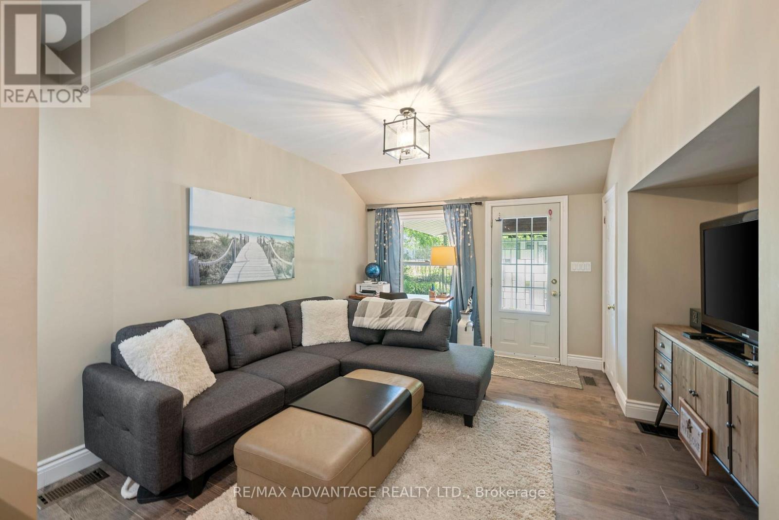 263 ONTARIO STREET S - Image 13