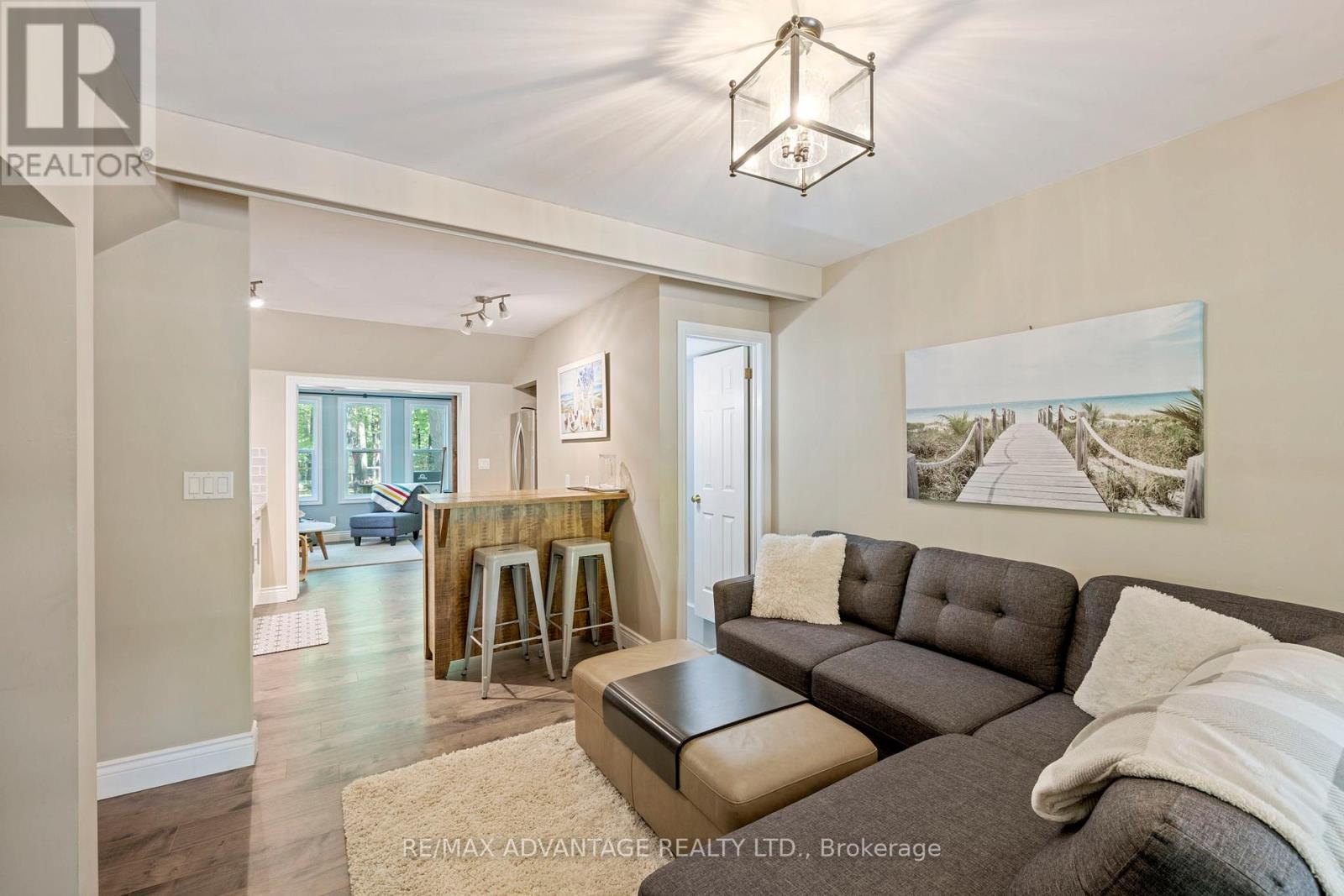 263 ONTARIO STREET S - 16