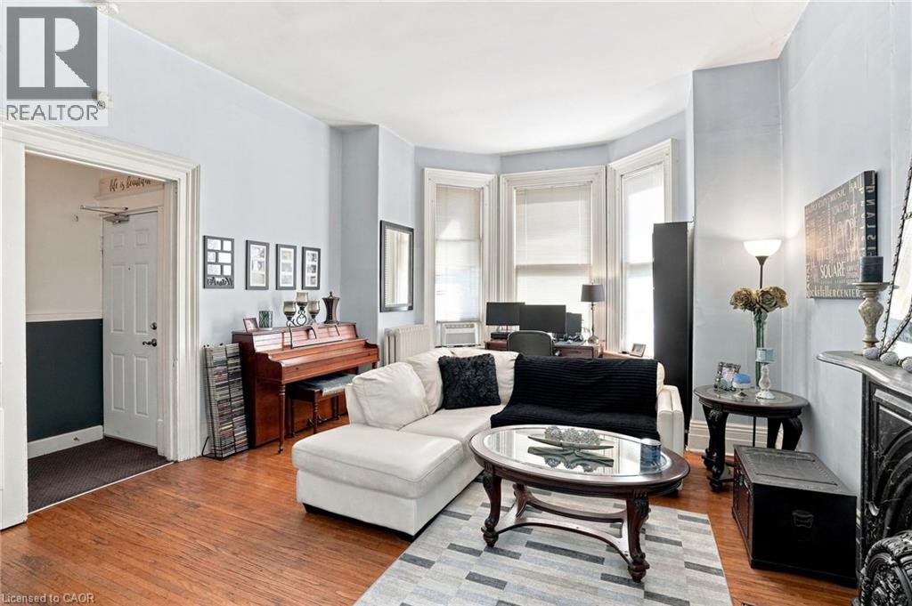 132 EMERALD Street S - 9