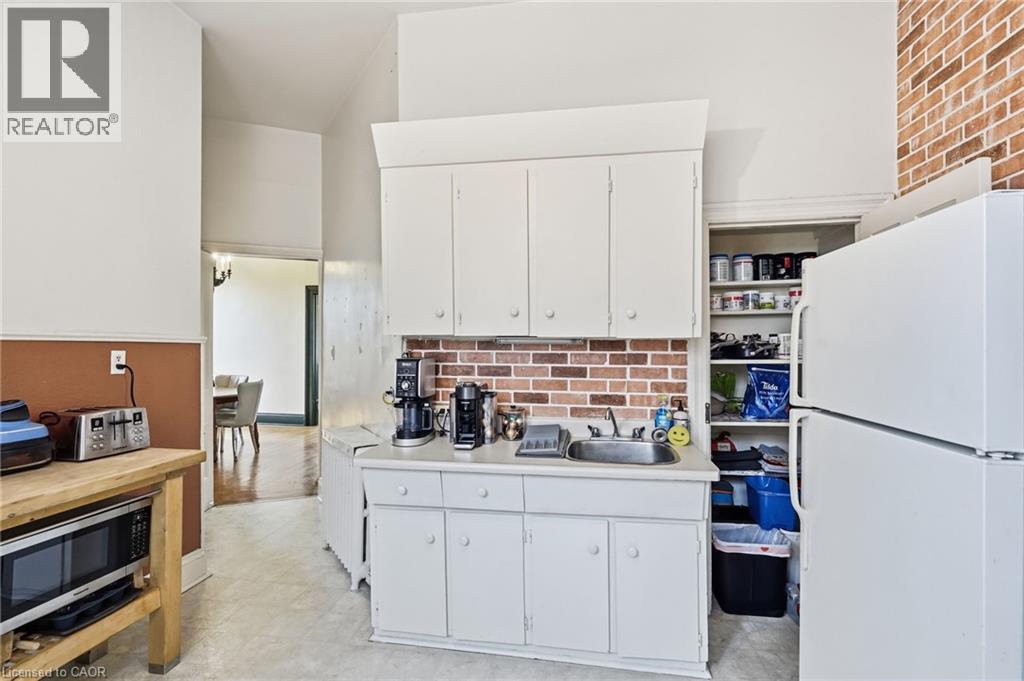 132 EMERALD Street S - Image 30