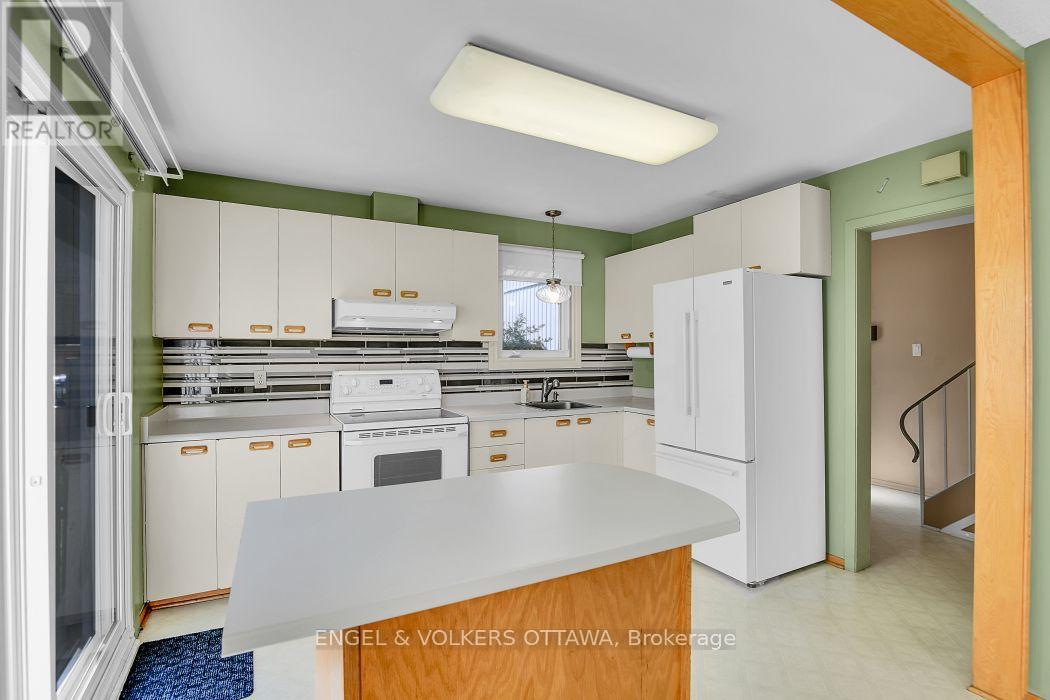 3 Bed, 2 Bath Apartment for Rent in Ottawa – 110 – 837 EASTVALE DRIVE, Ottawa – MLS# X13677732 - Image 17
