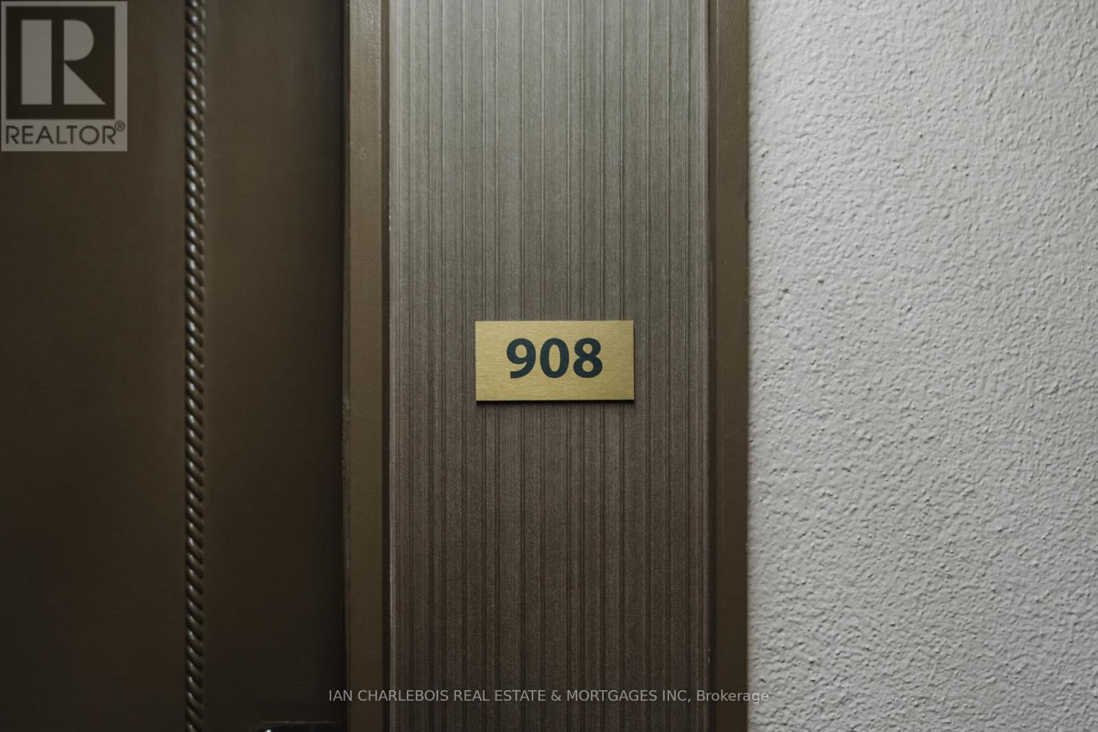 #908 20 CHESTERTON DRIVE - 5