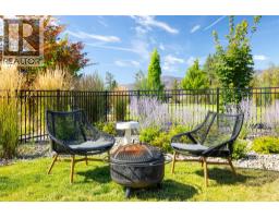 5pc Ensuite bath - 10272 Long Road, Lake Country, BC V4V0A9 Photo 9