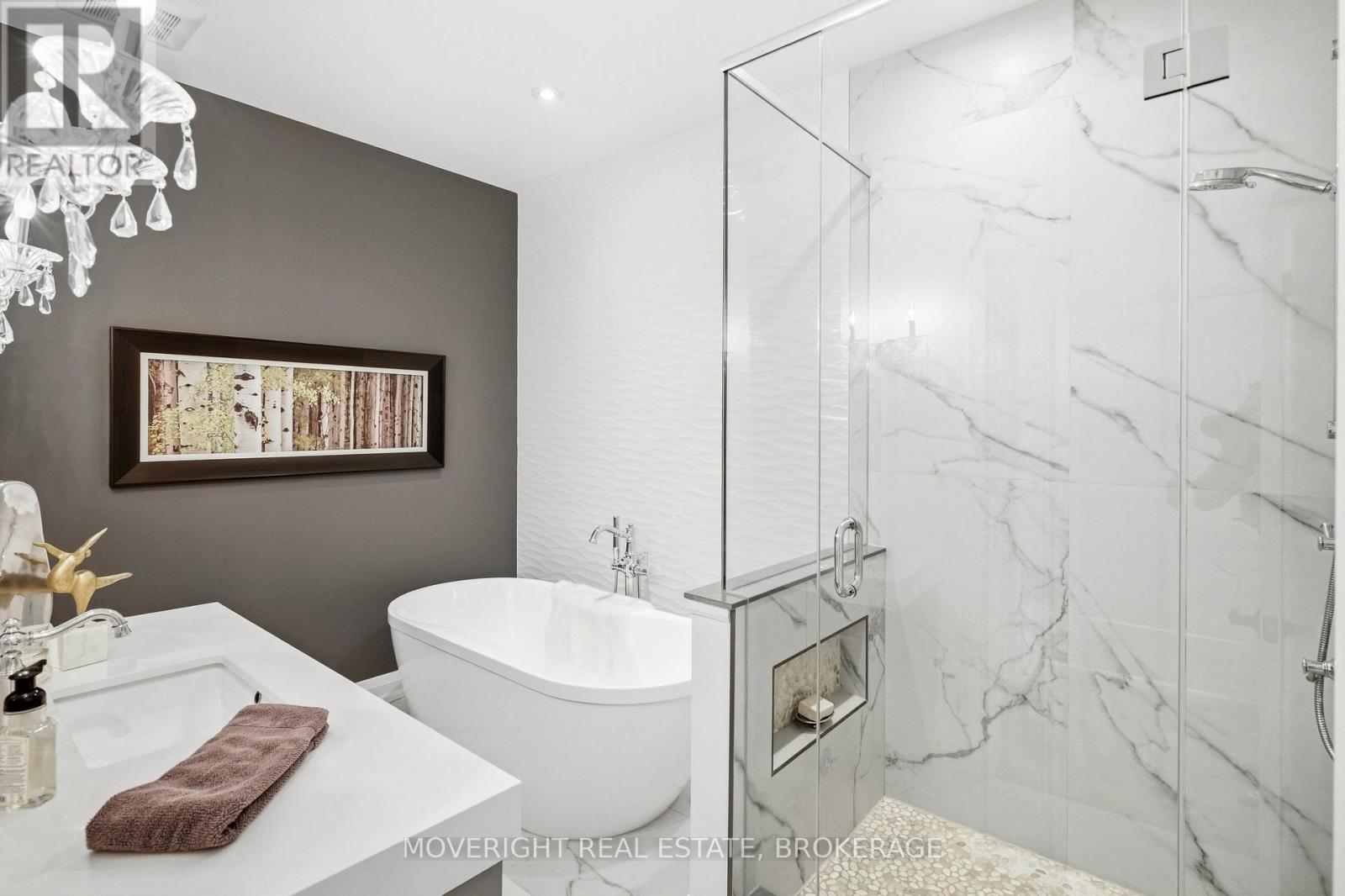12 SASSAFRAS ROW - 20