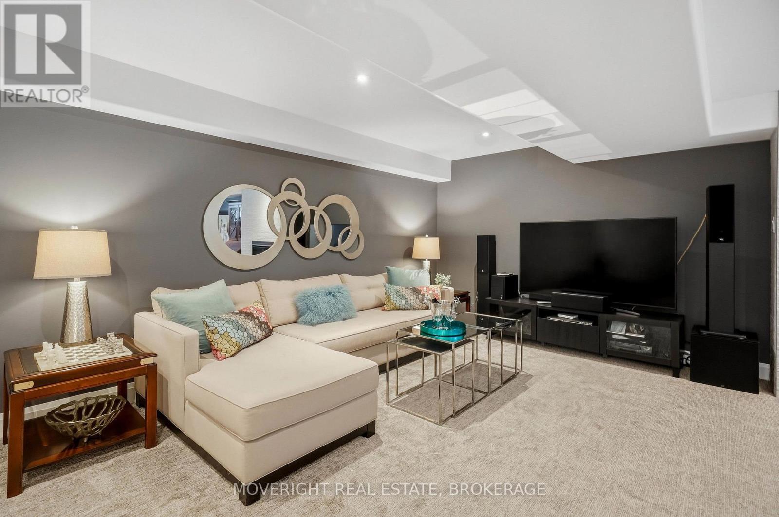 12 SASSAFRAS ROW - Image 22