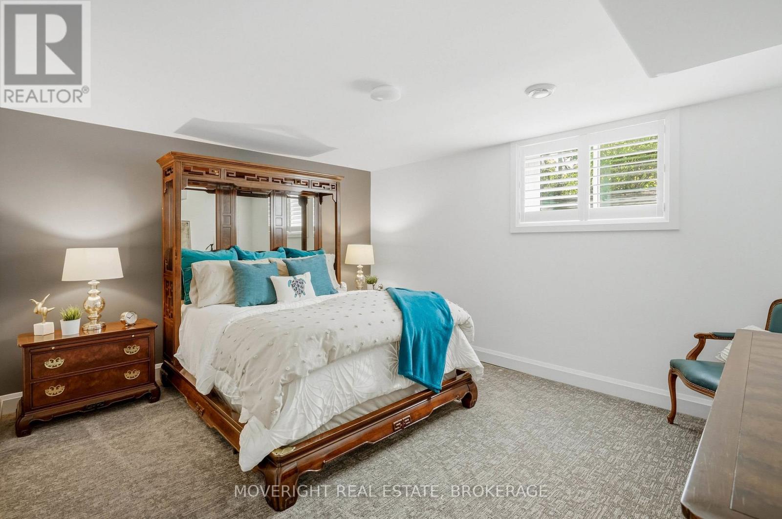12 SASSAFRAS ROW - 24
