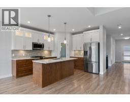 4pc Ensuite bath - 641 Shuswap Road E Unit# 228, Kamloops, BC V2H0E2 Photo 10