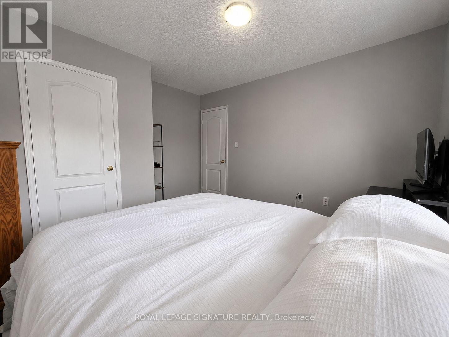 12 BLYTHEWAY GATE - Image 30
