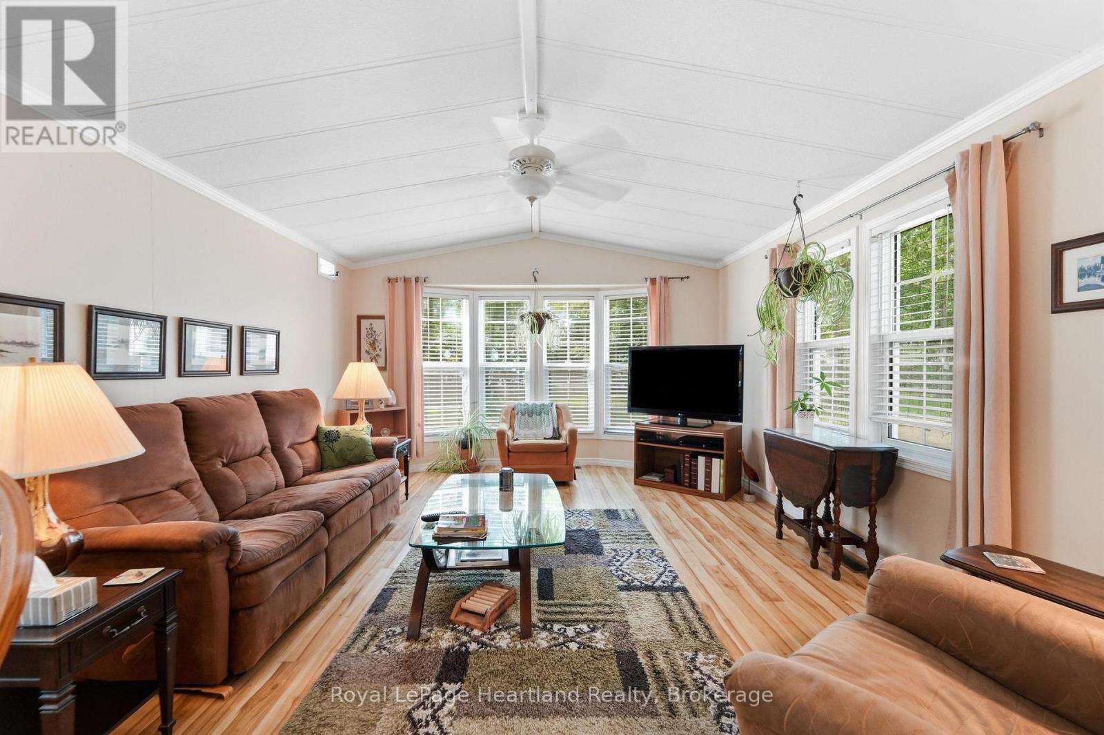 28 IROQUOIS LANE - Image 10