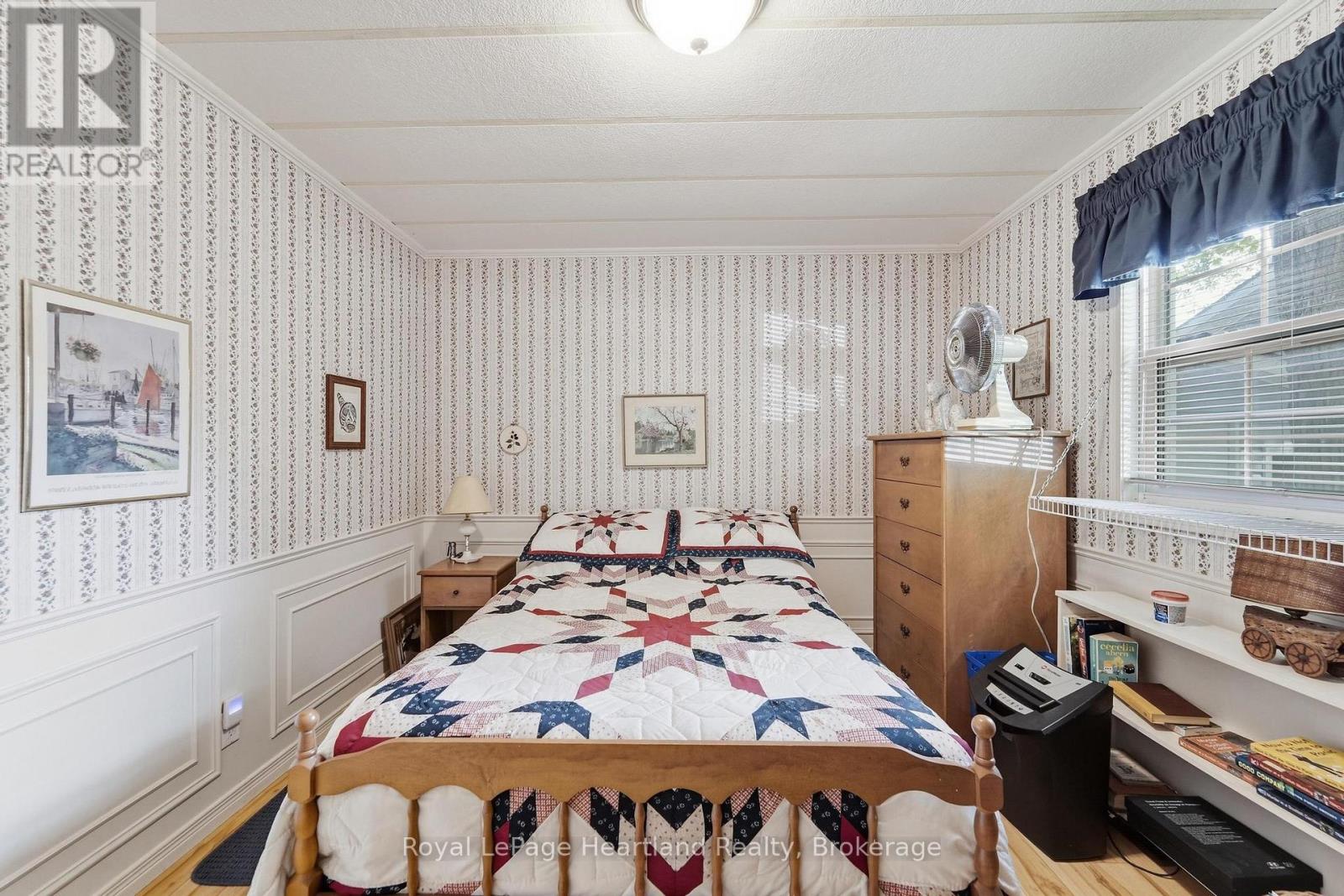 28 IROQUOIS LANE - 14