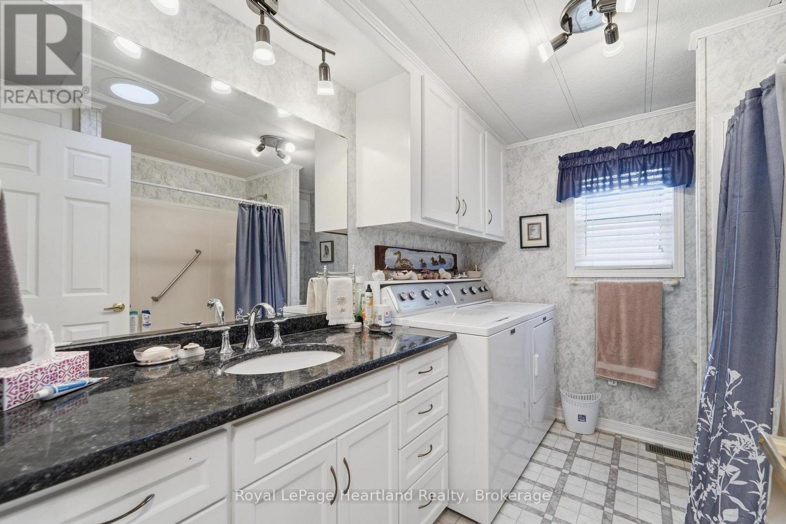 28 IROQUOIS LANE - Image 16