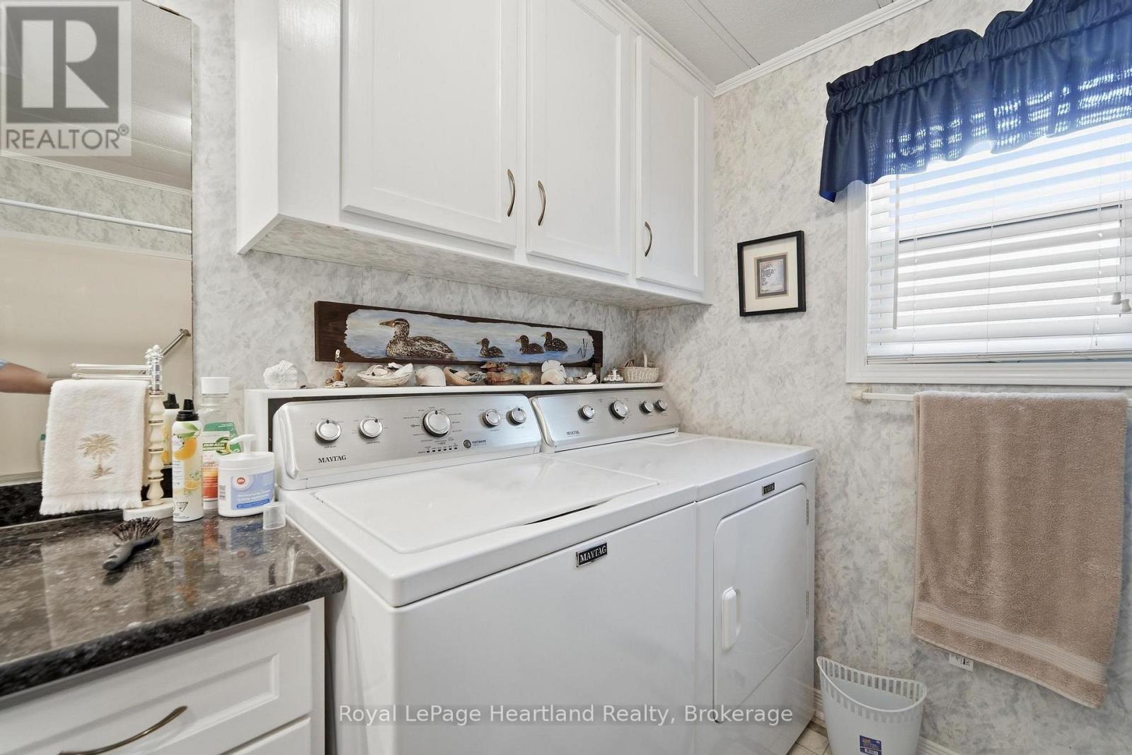 28 IROQUOIS LANE - Image 17