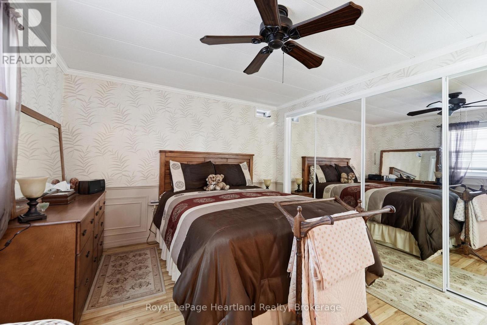 28 IROQUOIS LANE - Image 18