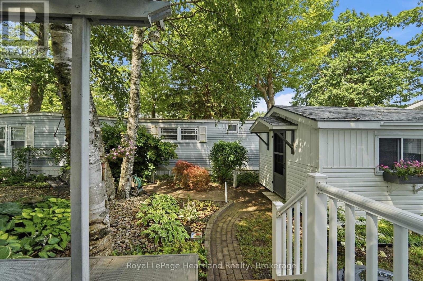 28 IROQUOIS LANE - Image 21