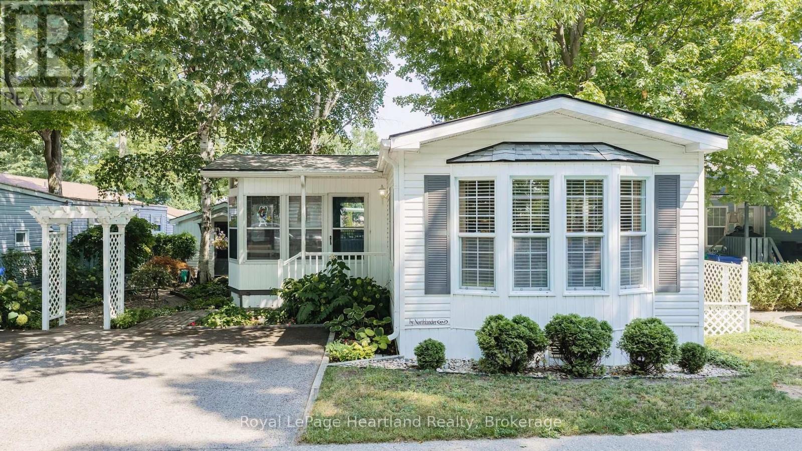 28 IROQUOIS LANE - Image 23