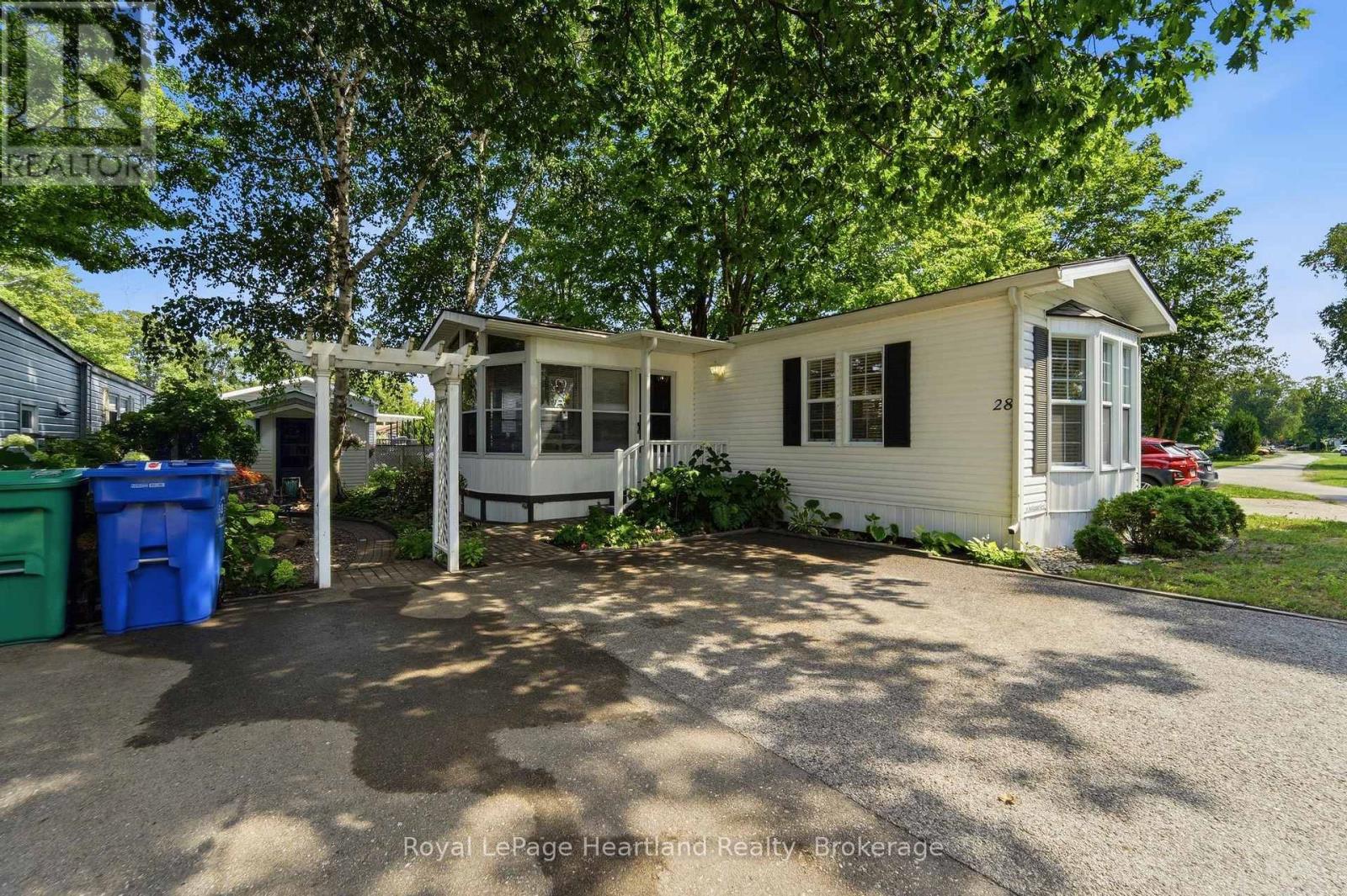 28 IROQUOIS LANE - Image 24