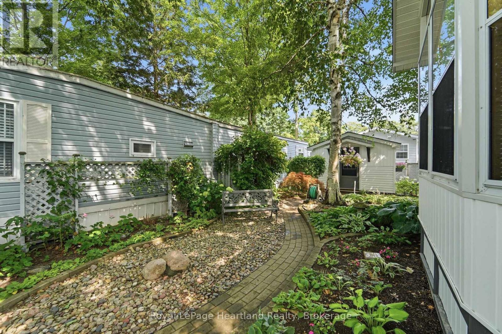 28 IROQUOIS LANE - Image 25