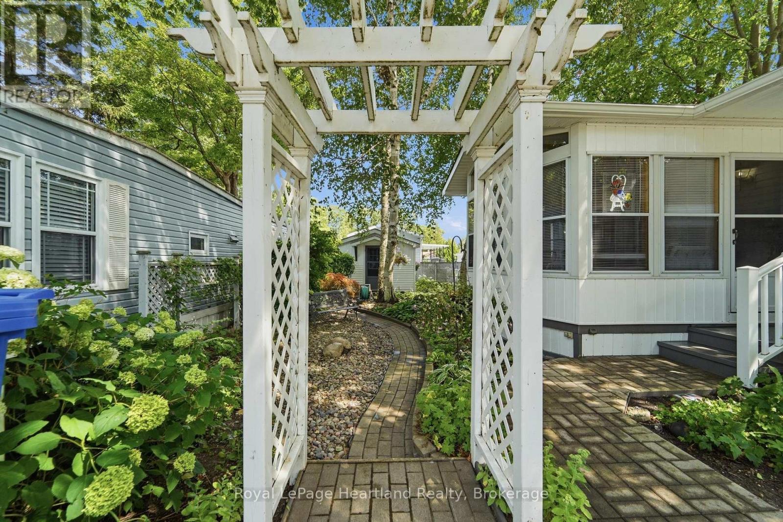 28 IROQUOIS LANE - Image 26
