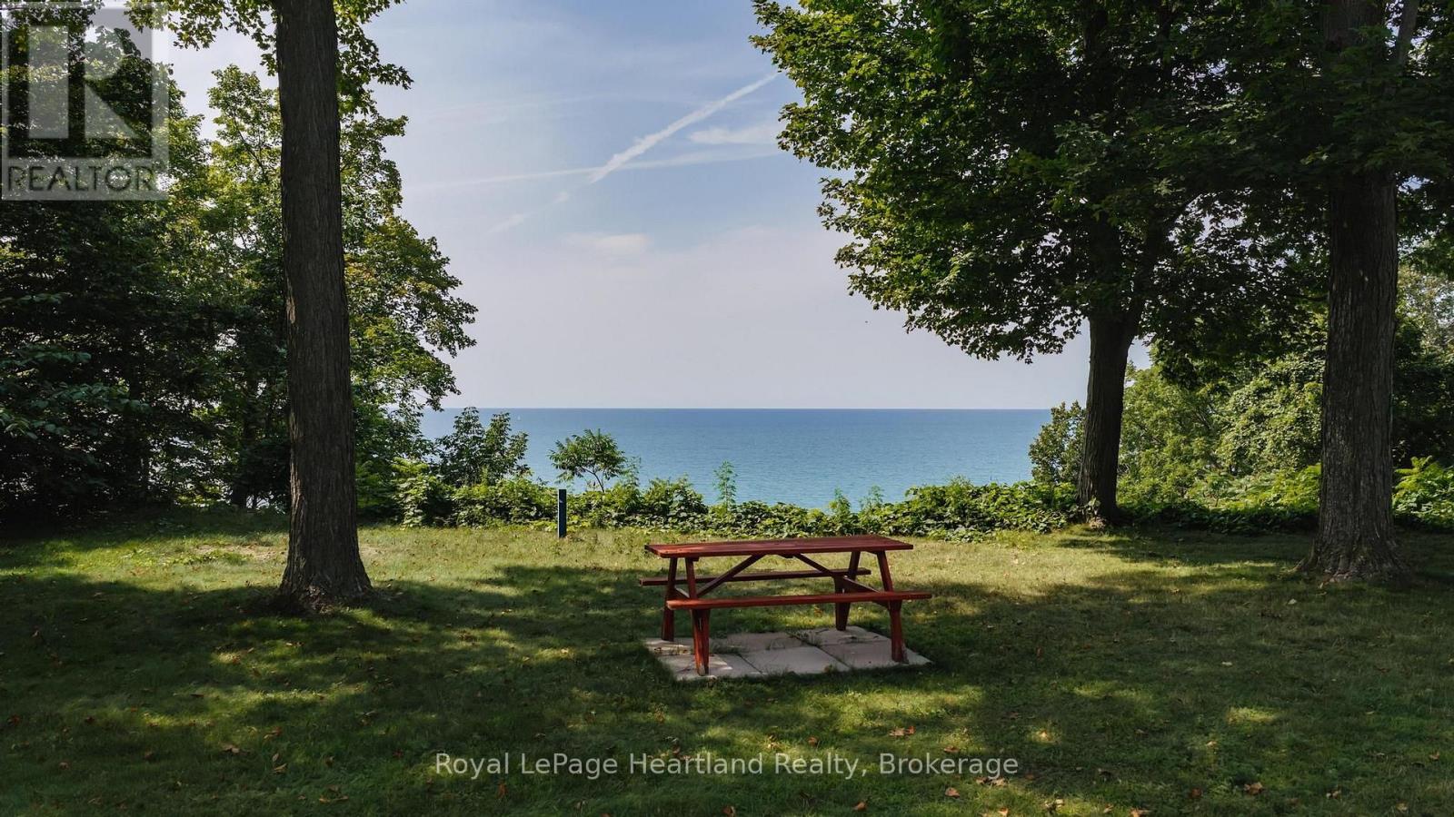 28 IROQUOIS LANE - 28
