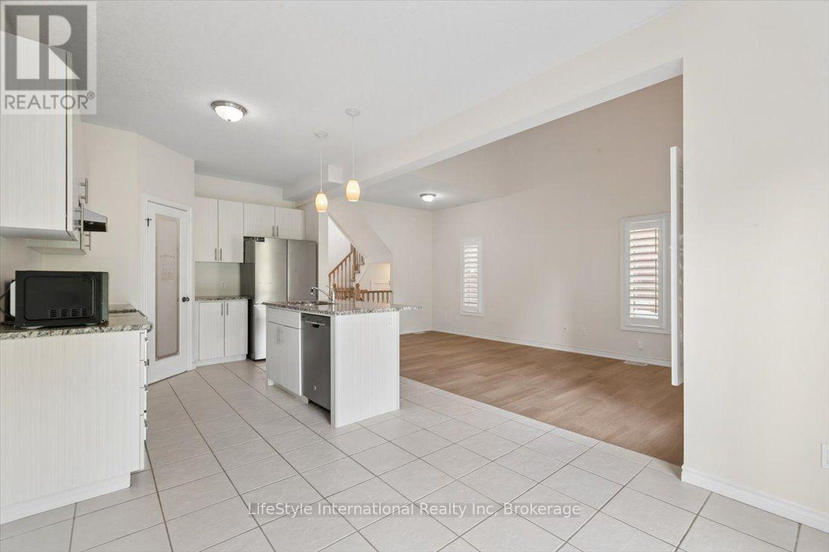 242 MOORLANDS CRESCENT S - 18