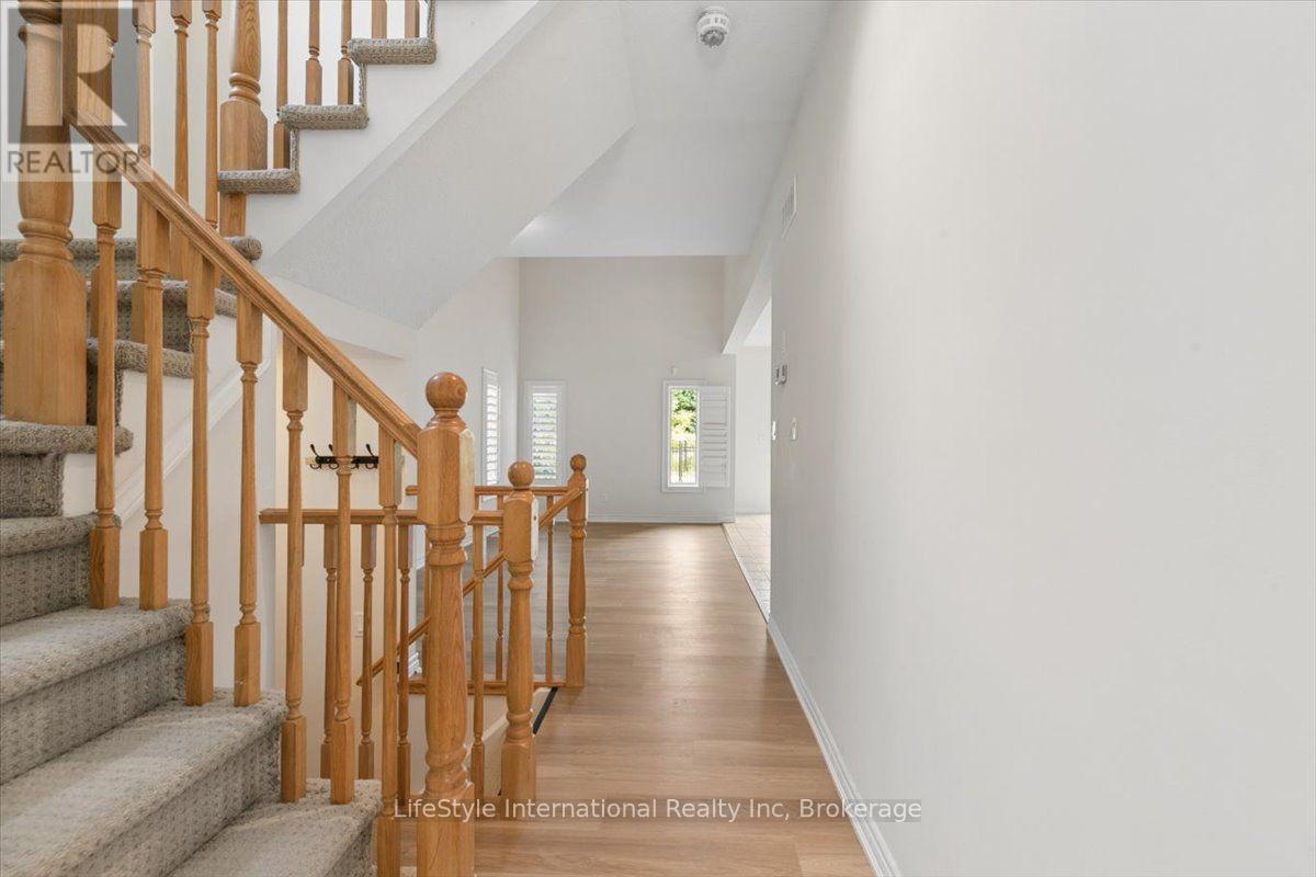 242 MOORLANDS CRESCENT S - Image 6