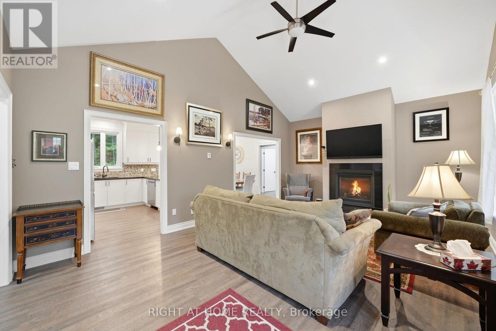 48 NICOLE BOULEVARD - 6