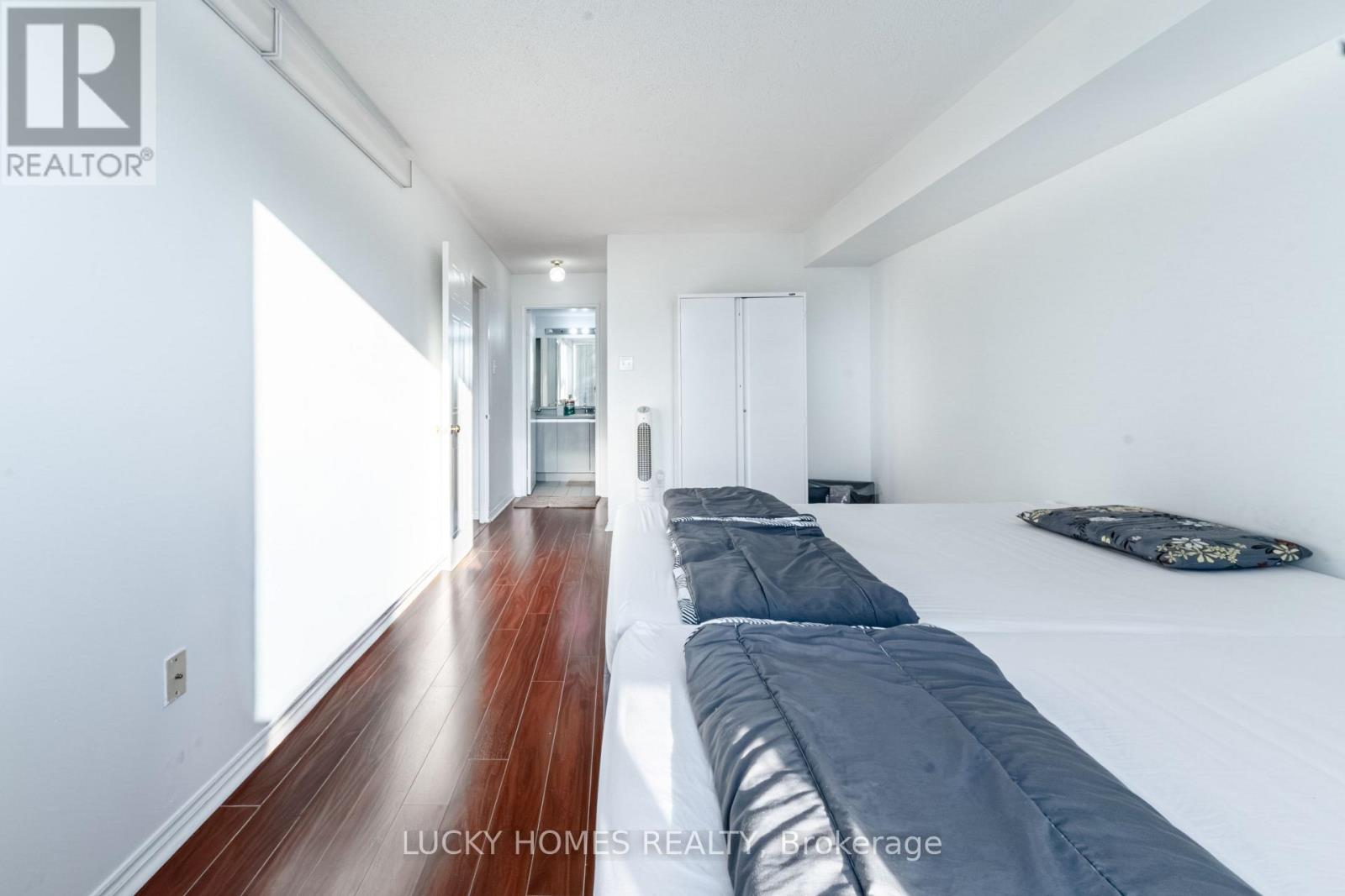 #915 430 MCLEVIN AVENUE NW - Image 15