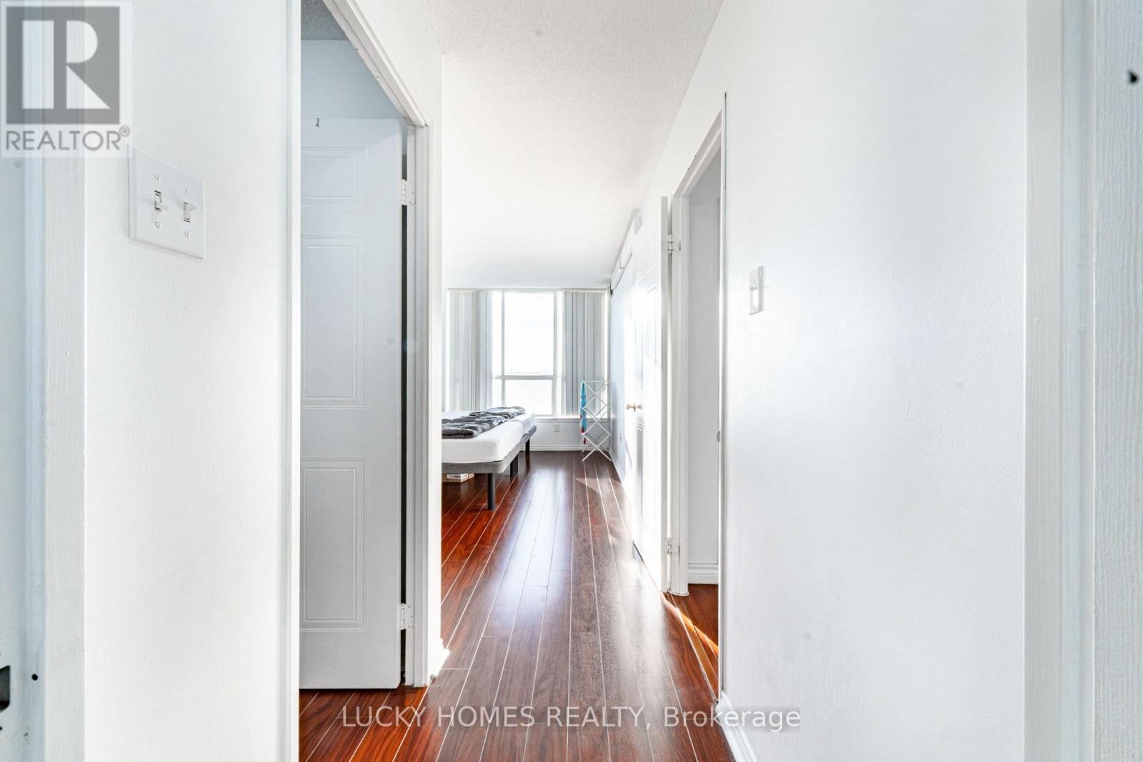 #915 430 MCLEVIN AVENUE NW - Image 17