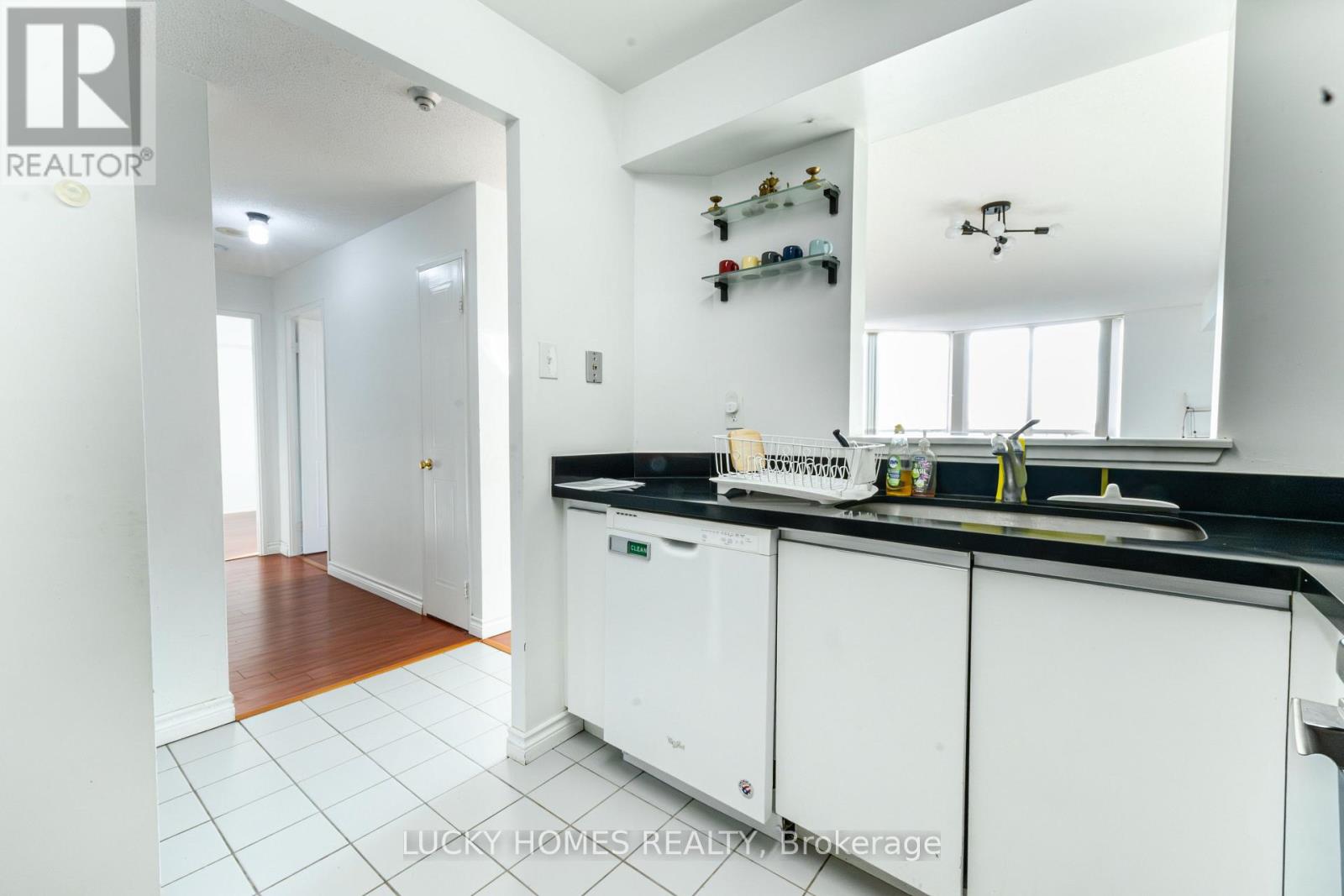 #915 430 MCLEVIN AVENUE NW - Image 22