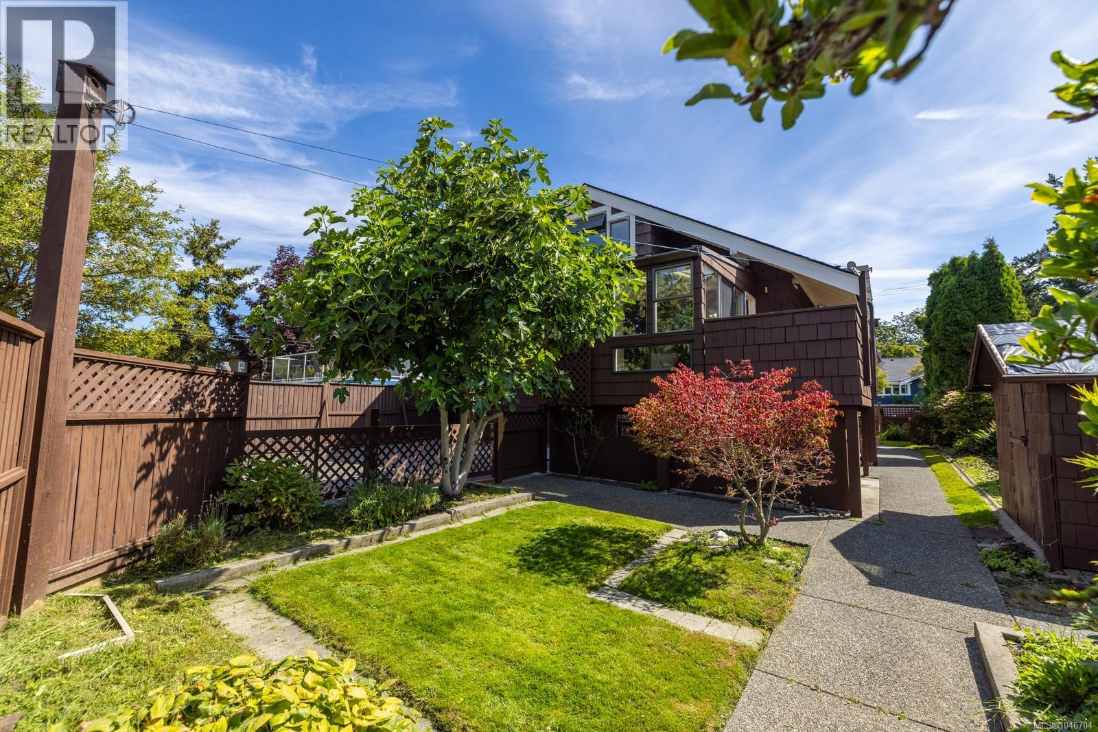  908 Cowichan Street, Victoria